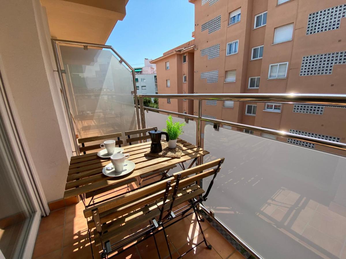 Apartamentos Ar Isern Бланес Экстерьер фото