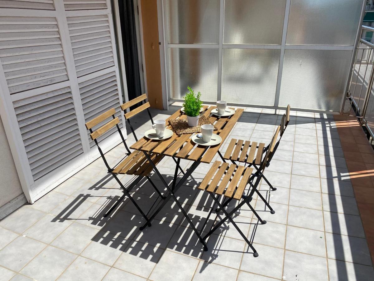 Apartamentos Ar Isern Бланес Экстерьер фото
