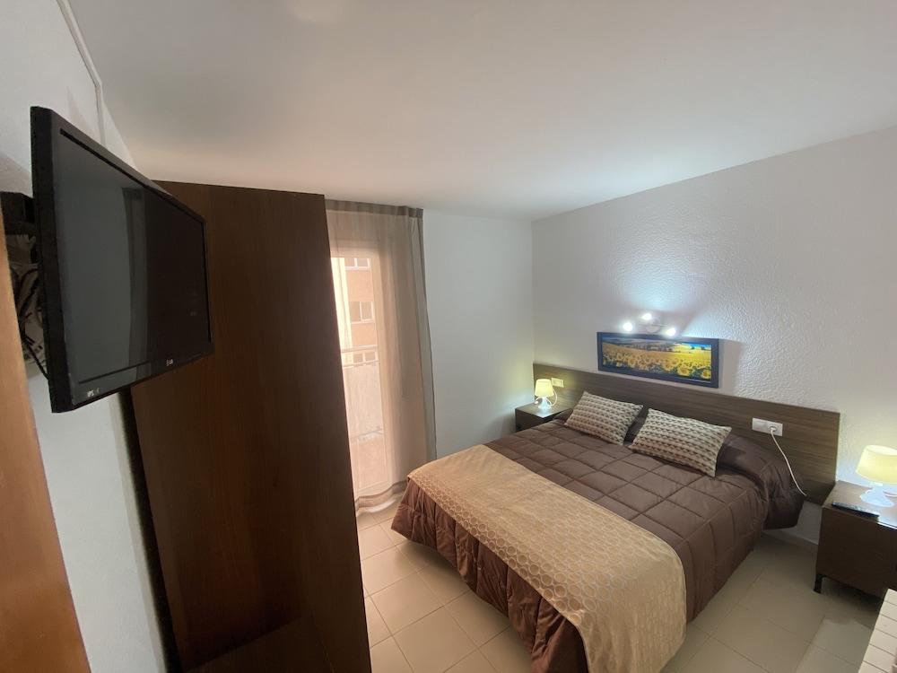 Apartamentos Ar Isern Бланес Экстерьер фото